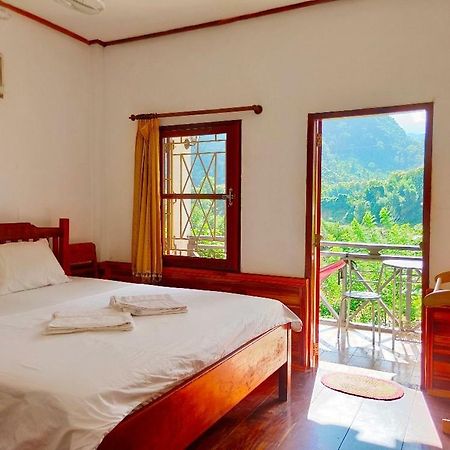 Sunset Bungalows & Gh Muang Ngoi Exterior photo